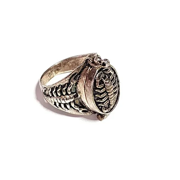 Scorpion silver locket ring - Picture 3 of 8